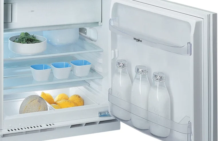 Ревю на Хладилник за вграждане Whirlpool WBUF011