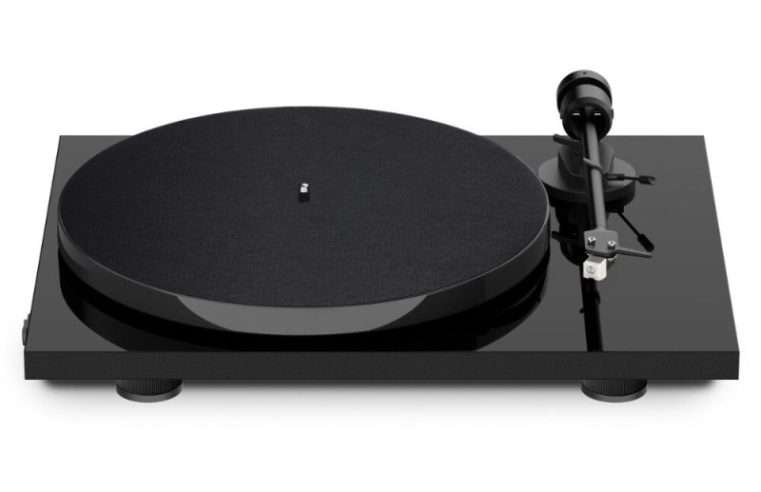 Грамофон Pro-Ject E1 BT с вграден предусилвател и касета AT3600L, Bluetooth предавател, черен, Pro-Ject