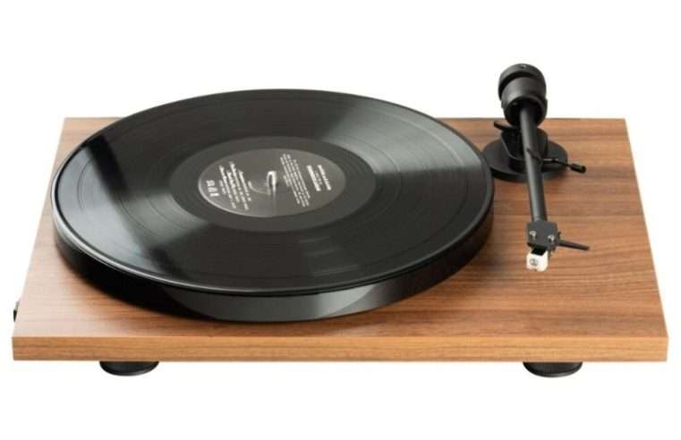 Грамофон Pro-Ject E1 с касета Audio-Technica AT3600L Walnut, Pro-Ject