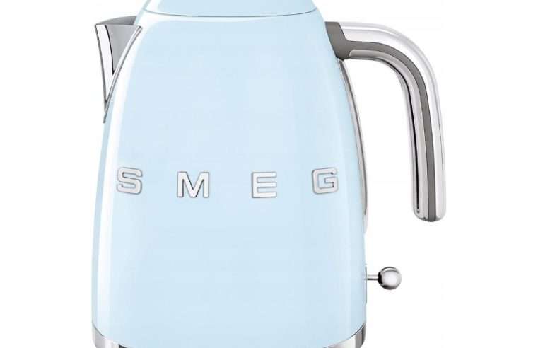 Електрическа кана Smeg KLF03PBEU ретро пастелно синьо 1,7L 2400W