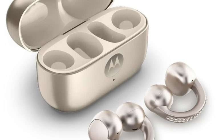Безжични слушалки Motorola Moto Buds Loop, French Oak, активно шумопотискане, технология Dolby Atmos, размери на кутията 64,8×51,5×27,8 мм