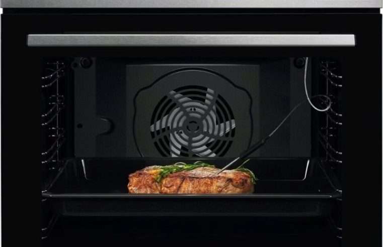 Фурна за вграждане Electrolux LOE8P39X, Електрическа, Пиролитично самопочистване, Сензорно управление, 171 предварително дефинирани програми, Сензор за готвене, Плавно затваряне на вратата, Нетен обем 72 л, Клас A+, Черен + Неръждаема стомана
