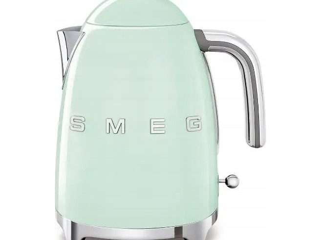 Електрическа кана Smeg KLF03PGEU шамфъстък 1,7л 2400W инокс-пластмаса