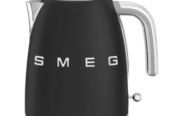 Електрическа кана Smeg KLF03BLMEU, 50’s Style, 2400 W, 1.7 л, Черна мат