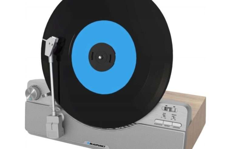 Вертикален грамофон Blaupunkt VT100SL, Bluetooth вход/изход, вграден стерео високоговорител 2×5 W RMS, сребрист