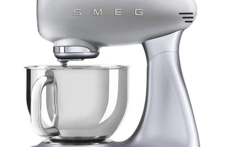 Планетарен миксер Smeg SMF02SVEU, 50’s Style, 800 W, 4.8 л купа, 10 скорости, Сребрист