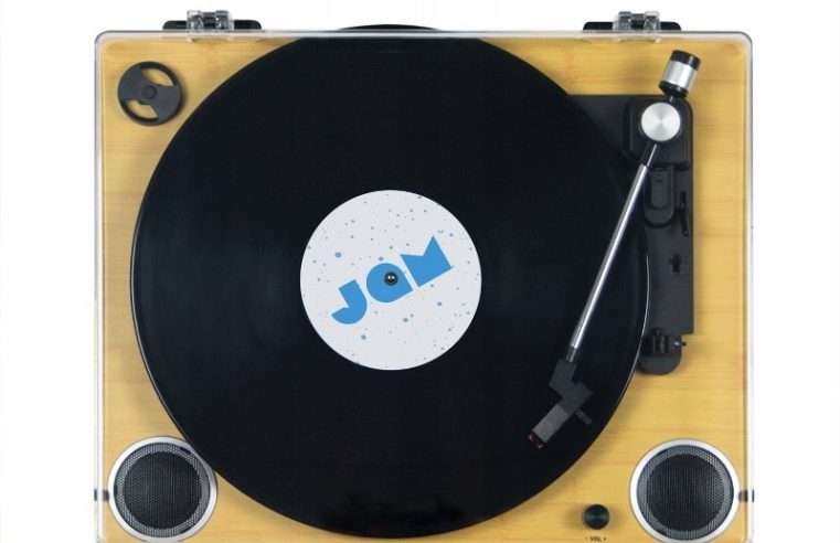Грамофон JAM HX-TTP200WD кафяв 3 скорости 33x45x78 RPM със стерео високоговорители