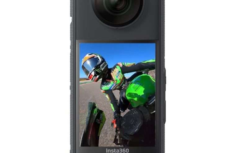 Спортна видеокамера Insta360 X3, мотоциклетен комплект, 360°, 5.7K, 128GB