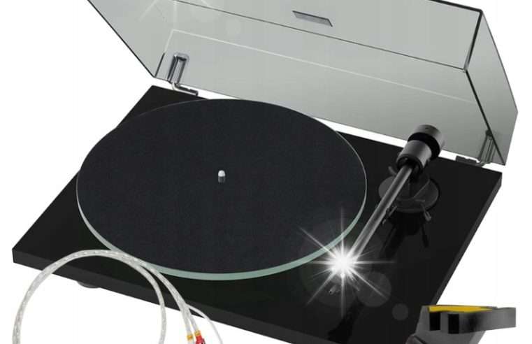 Грамофон Pro-Ject T1 EVO BT, Bluetooth 5.0, с MM предусилвател, Ortofon OM10, черен, 415x100x335мм