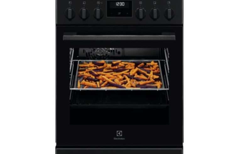 Газова готварска печка Electrolux LKR564276K, Стъклокерамика, 4 зони за готвене, SteamBake, Таймер с електронен дисплей, Каталитично самопочистване, Осветление на фурната, Грил, Клас А, 50 см, Матово черен