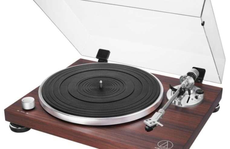 Грамофон Audio-Technica AT-LPW50BTRW