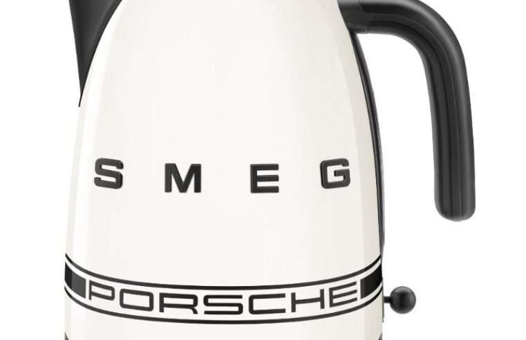 Електрическа кана Smeg KLF03PCWEU Porsche Carrara White, 50’s Style, 2400 W, 1.7 л, Бяла