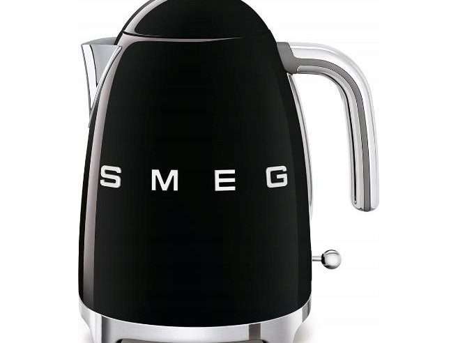 Кана за вода Smeg KLF03BLEU 1,7л 2400W, черна, с противоплъзгаща основа