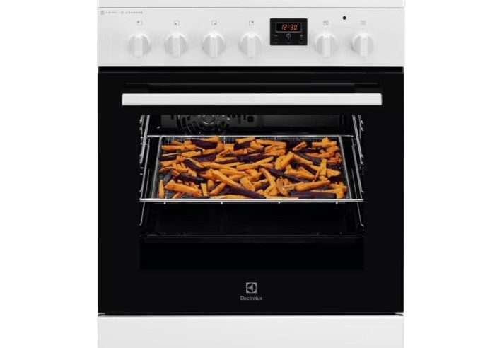 Готварска печка Electrolux LKK660220W, Смесен, 4 горелки, Предпазна плоча, Вградено запалване, Електрическа фурна, Plus Steam, AirFry, Таймер, Electric grill, Клас А, 60 см, Бял