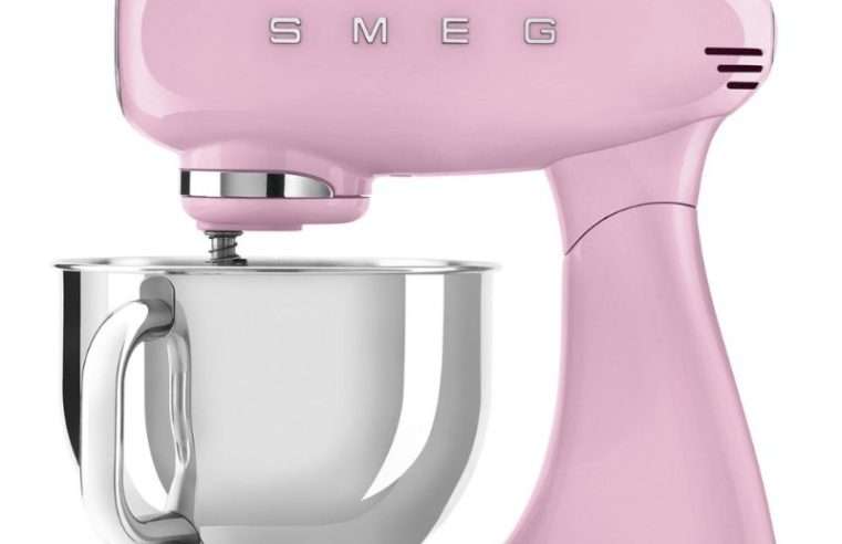 Планетарен миксер Smeg SMF03PKEU, 50’s Style, 800 W, 4.8 л купа, 10 скорости, Розов